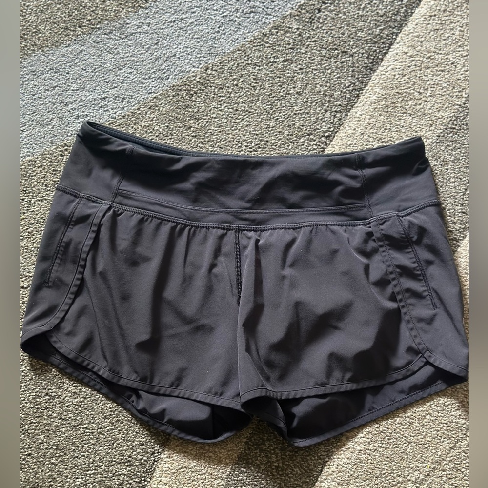 LuluLemon speed up’s size:6.  4” inseam